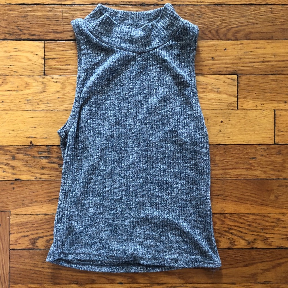 Grey top